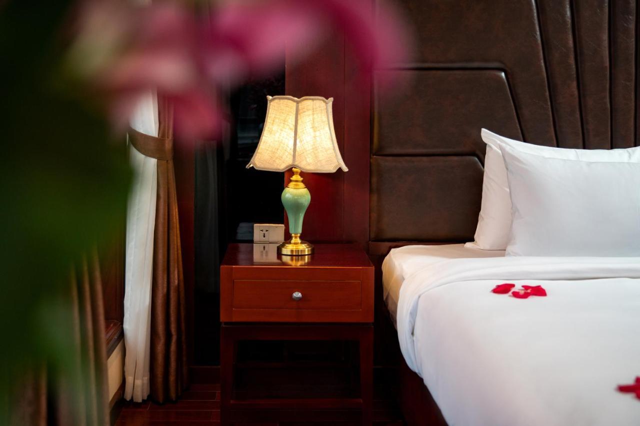 Hotel Dora Cruise By Hag Hạ Long Exterior foto